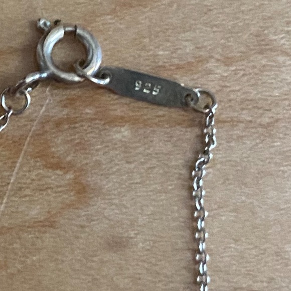 14 Karat white gold apple pendant with sterling silver chain with diamonds - Picture 4 of 5